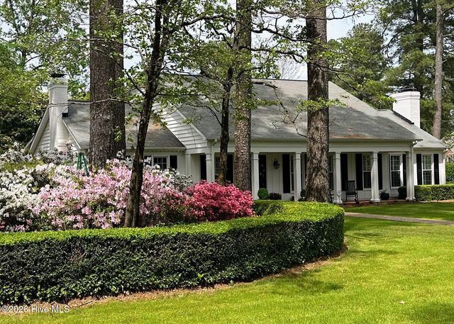 1214 Sweetbriar Circle, Kinston, NC 28501