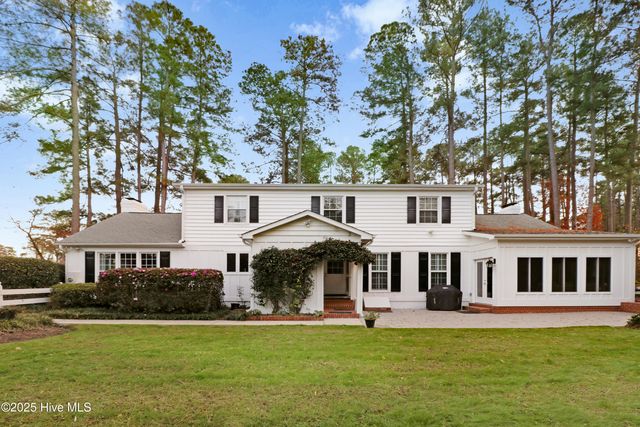 1214 Sweetbriar Circle, Kinston, NC 28501