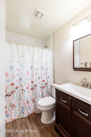 5904 Carmelwood Dr, Louisville, KY 40229