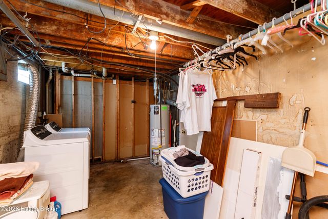 5904 Carmelwood Dr, Louisville, KY 40229