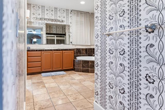 15627 W Botelho, Kerman, CA 93630