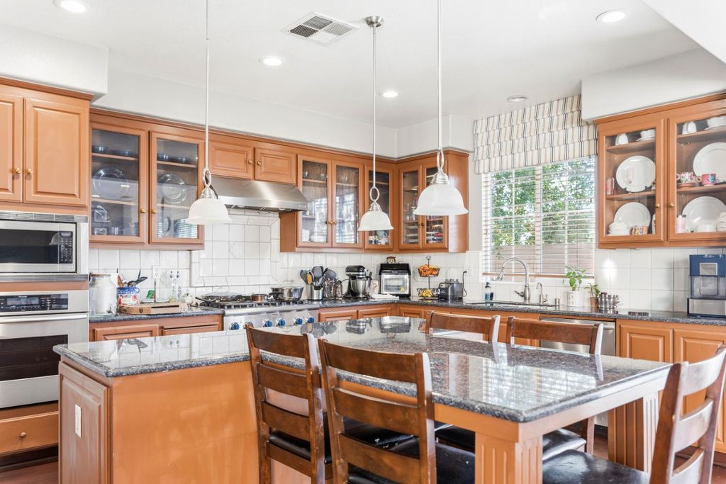 Image 18 of property listing at 15627 W Botelho, Kerman, CA 93630