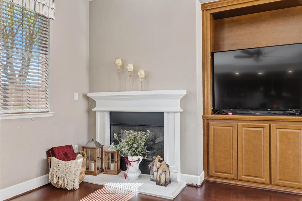 Image 21 of property listing at 15627 W Botelho, Kerman, CA 93630