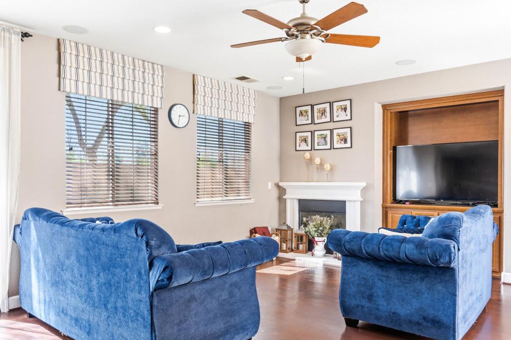 Image 23 of property listing at 15627 W Botelho, Kerman, CA 93630