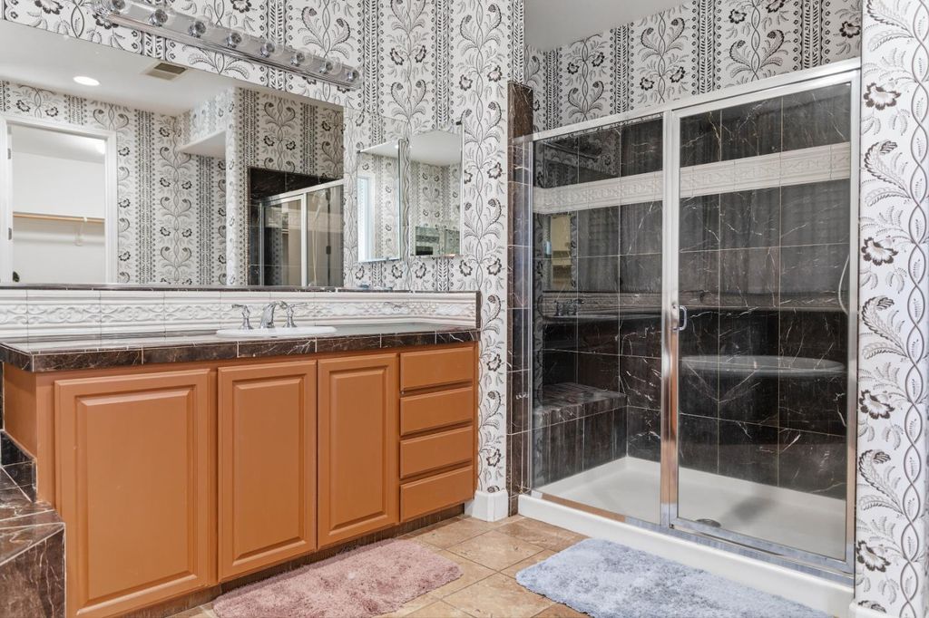 Image 42 of property listing at 15627 W Botelho, Kerman, CA 93630