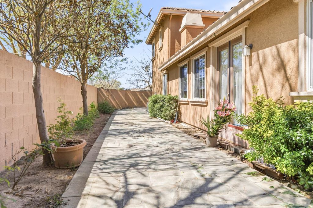 Image 49 of property listing at 15627 W Botelho, Kerman, CA 93630