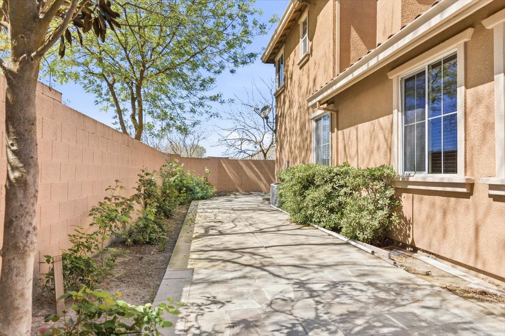 Image 51 of property listing at 15627 W Botelho, Kerman, CA 93630