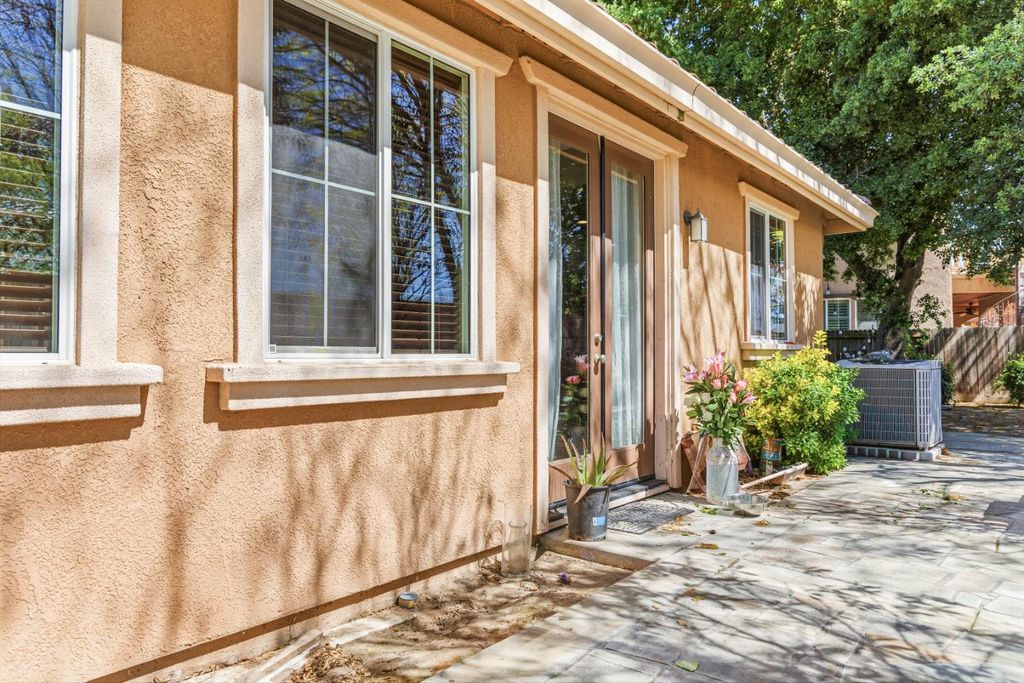 Image 53 of property listing at 15627 W Botelho, Kerman, CA 93630