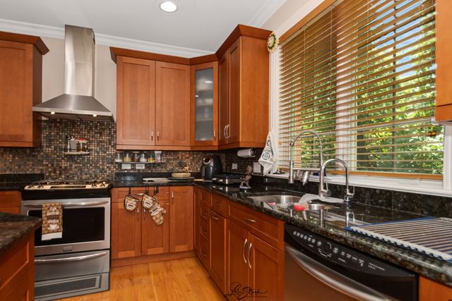 1730 Lunt Avenue, Des Plaines, IL 60018