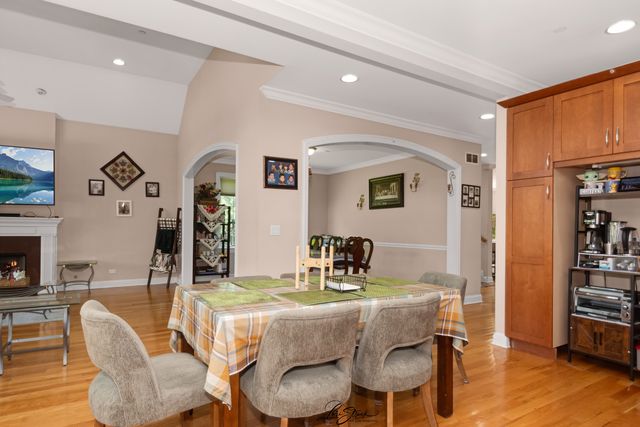1730 Lunt Avenue, Des Plaines, IL 60018