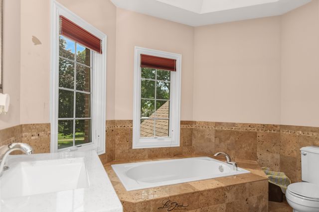 1730 Lunt Avenue, Des Plaines, IL 60018