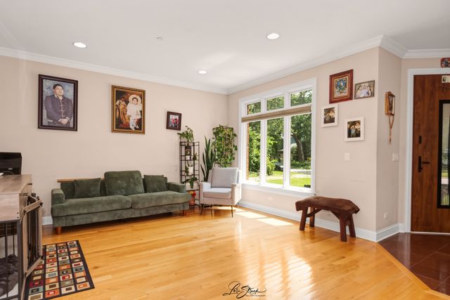 1730 Lunt Avenue, Des Plaines, IL 60018