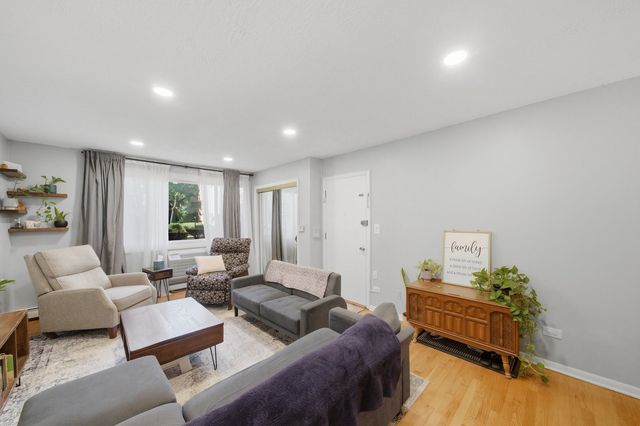 1626 W Greenleaf Avenue 1E, Chicago, IL 60626