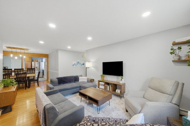 1626 W Greenleaf Avenue 1E, Chicago, IL 60626