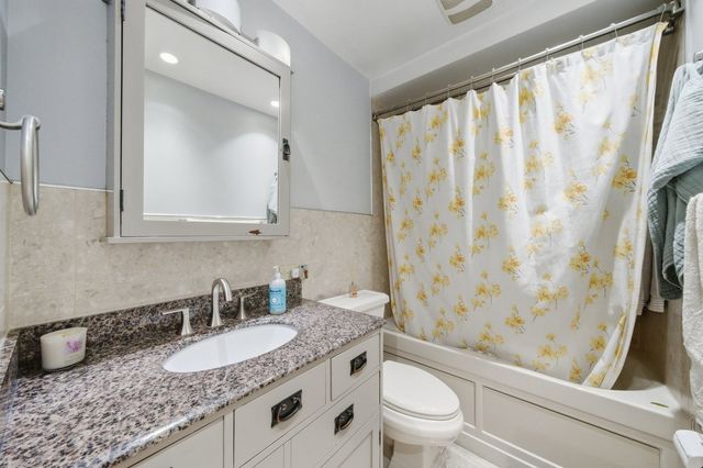 1626 W Greenleaf Avenue 1E, Chicago, IL 60626