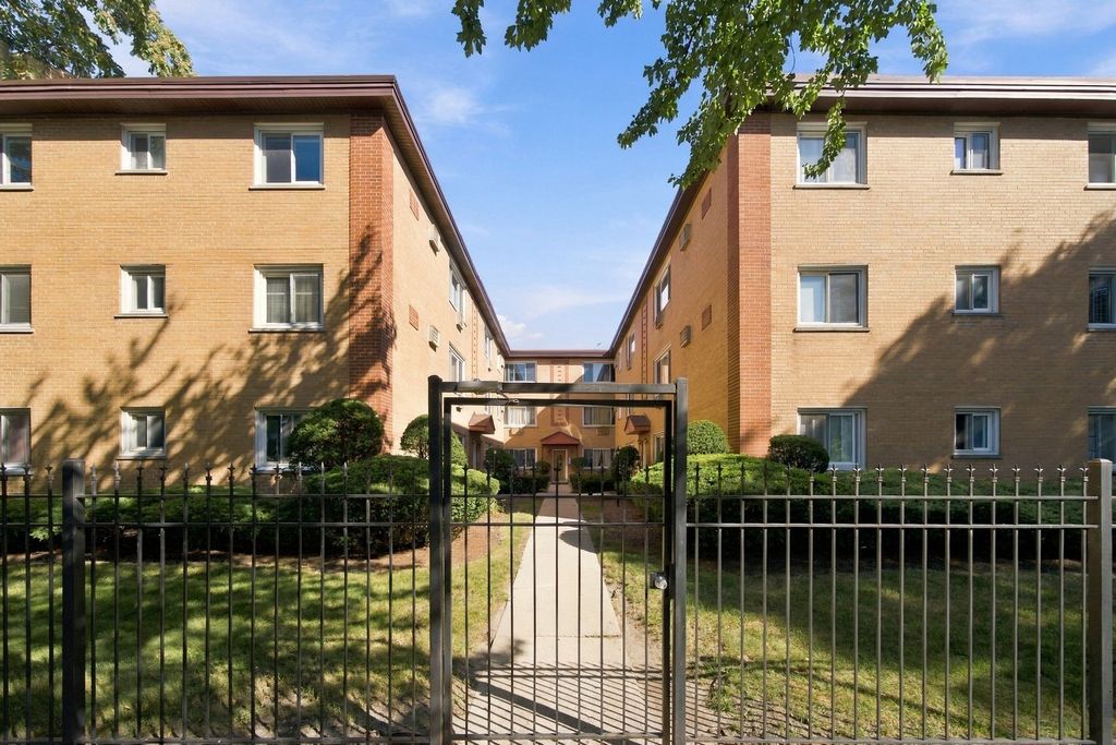 1626 W Greenleaf Avenue 1E, Chicago, IL 60626