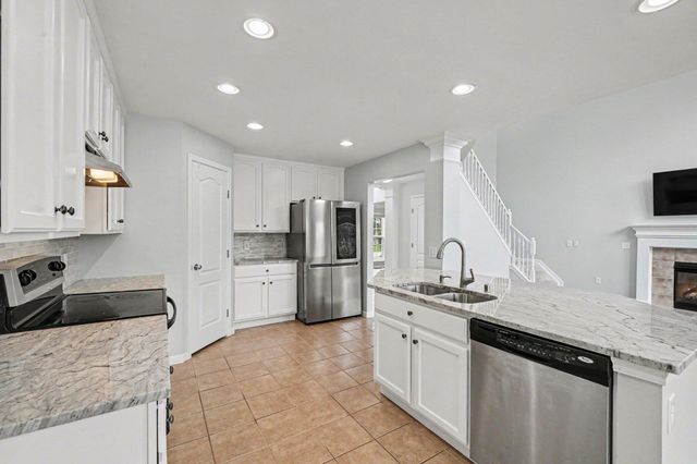 2324 Summerwoods Drive, Hebron, KY 41048