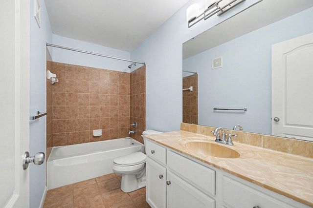 2324 Summerwoods Drive, Hebron, KY 41048