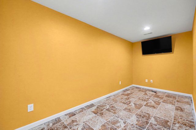 2324 Summerwoods Drive, Hebron, KY 41048