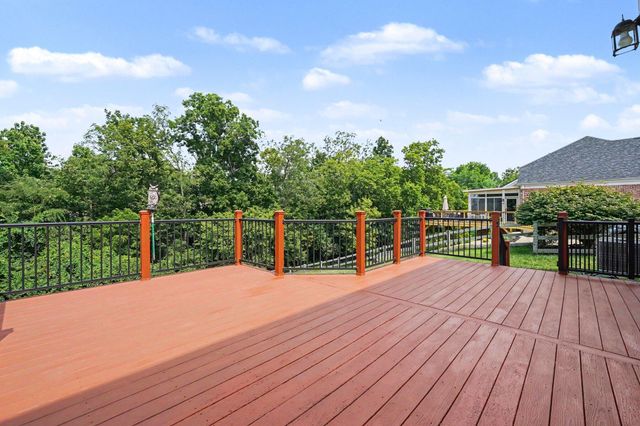 2324 Summerwoods Drive, Hebron, KY 41048