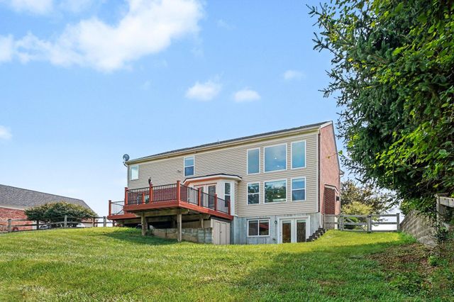 2324 Summerwoods Drive, Hebron, KY 41048