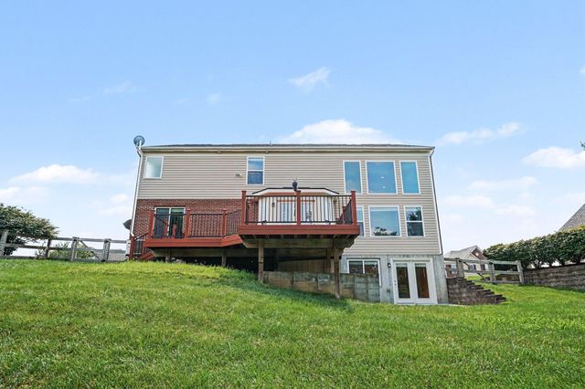 2324 Summerwoods Drive, Hebron, KY 41048