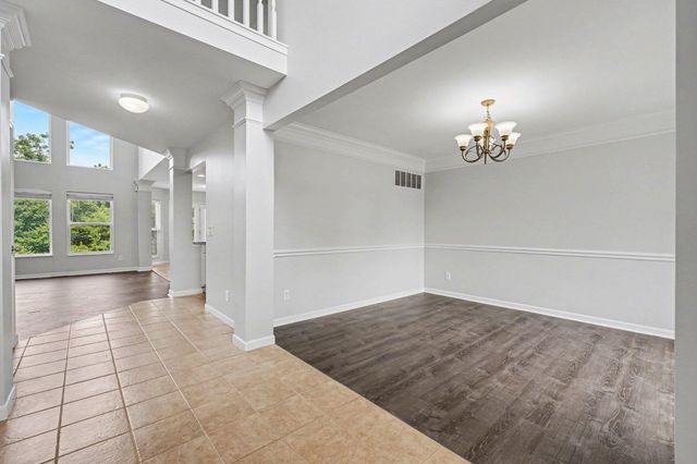 2324 Summerwoods Drive, Hebron, KY 41048