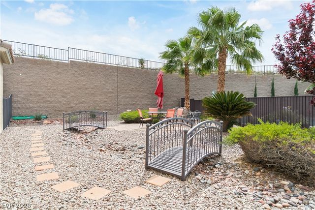 2145 Falls City Court, Henderson, NV 89044