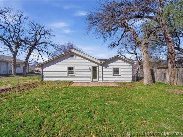 1115 N Garfield Avenue, Sand Springs, OK 74063