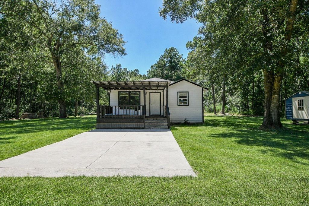 180 Maurine Lane, Cleveland, TX 77328