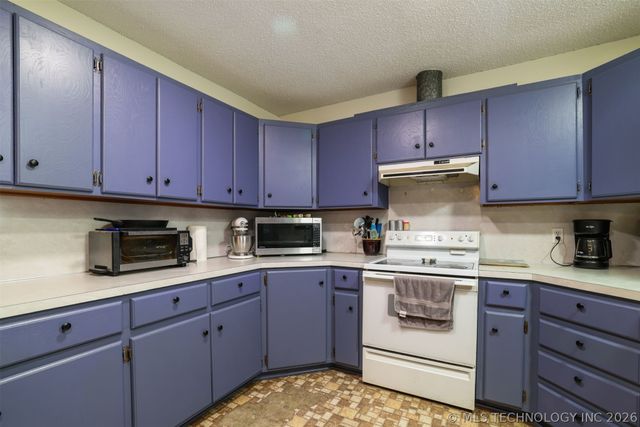 6322 State Road 70 E, Durant, OK 74701