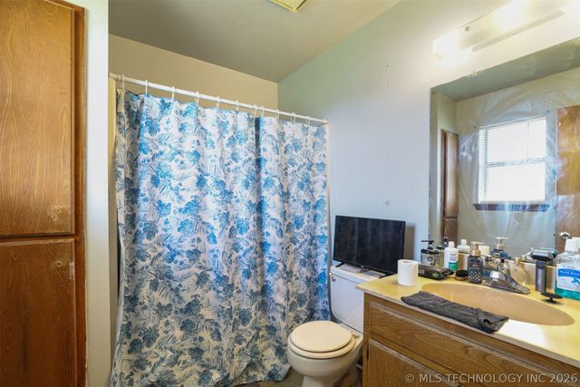 6322 State Road 70 E, Durant, OK 74701