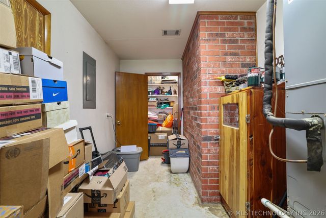 6322 State Road 70 E, Durant, OK 74701