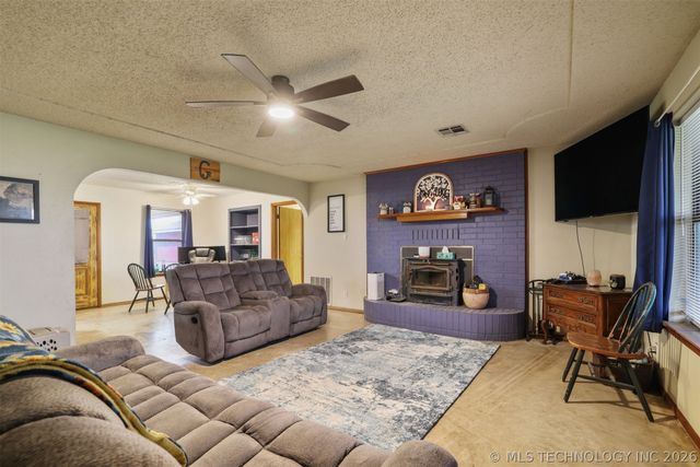 6322 State Road 70 E, Durant, OK 74701