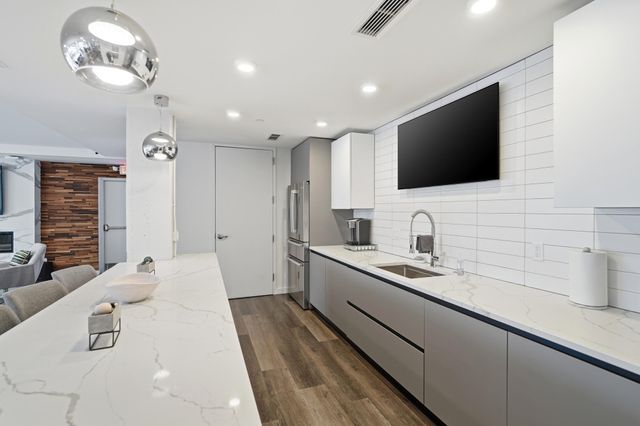 120 Main Street, 205 205, Newport, KY 41071