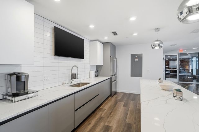 120 Main Street, 205 205, Newport, KY 41071