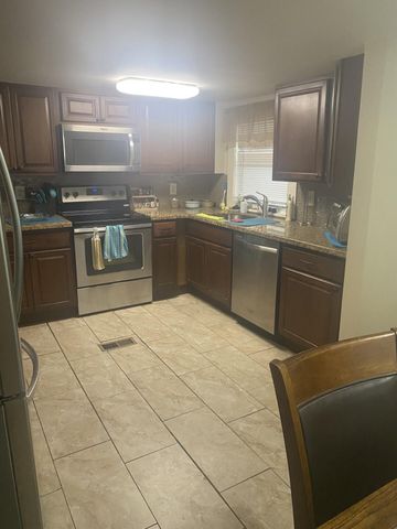 402 NW Nw 50th Court NW, Deerfield Beach, FL 33064