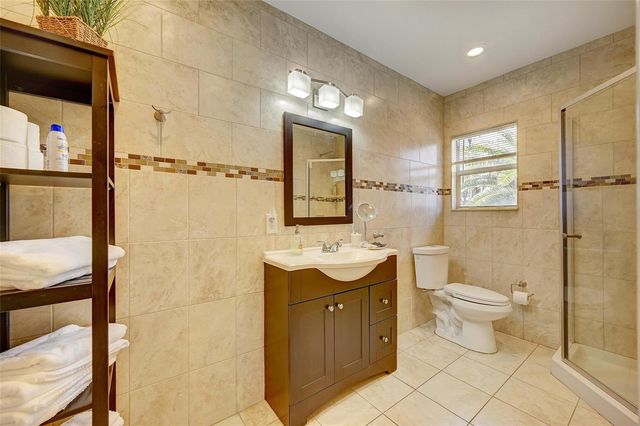 741 Bayshore Drive 32n, Fort Lauderdale, FL 33304
