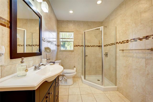 741 Bayshore Drive 32n, Fort Lauderdale, FL 33304