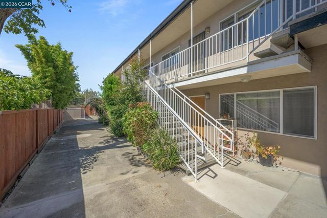 2134 Mcgee Ave, Berkeley, CA 94703