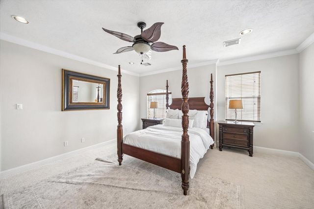 5610 Kiam Street F, Houston, TX 77007