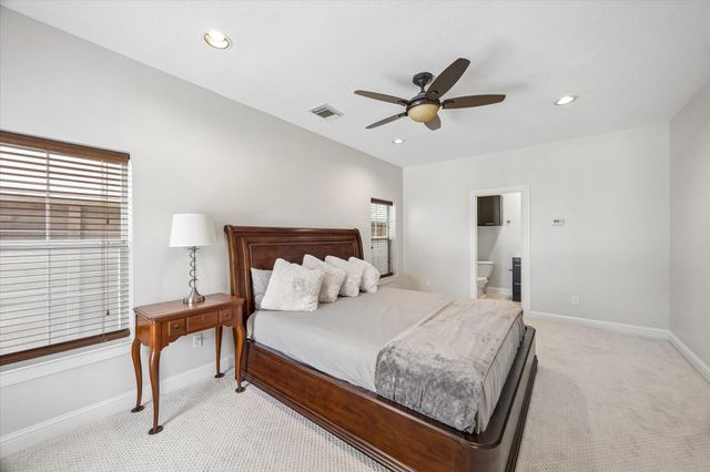 5610 Kiam Street F, Houston, TX 77007