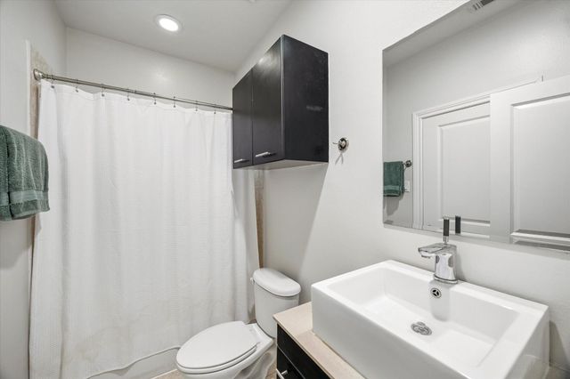 5610 Kiam Street F, Houston, TX 77007