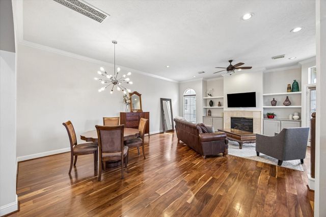 5610 Kiam Street F, Houston, TX 77007