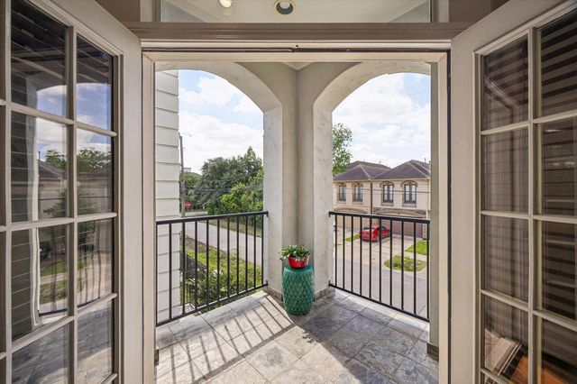5610 Kiam Street F, Houston, TX 77007
