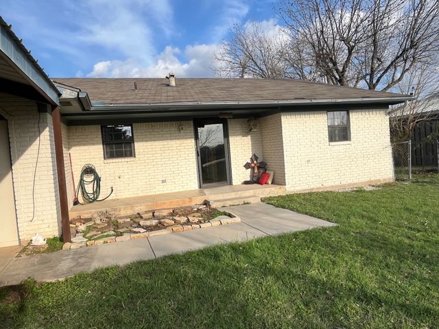 2204 Indian Creek Road, Brownwood, TX 76801