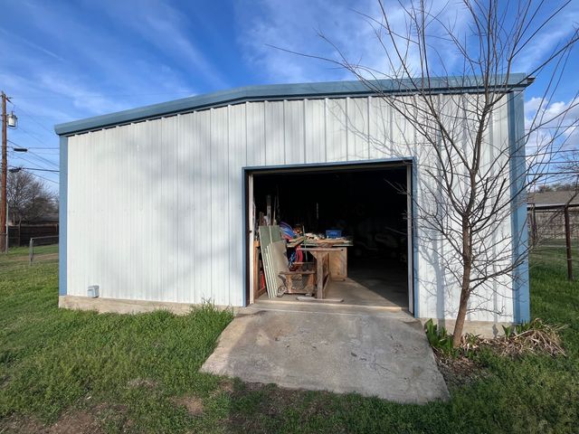 2204 Indian Creek Road, Brownwood, TX 76801