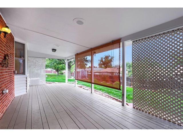 687 S Oswego Ct, Aurora, CO 80012