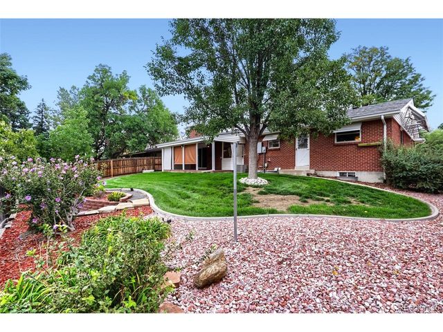 687 S Oswego Ct, Aurora, CO 80012