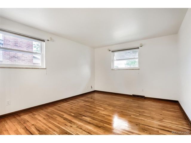 687 S Oswego Ct, Aurora, CO 80012